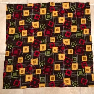 Ann Vuille Geometric Pattern Stylish Scarf